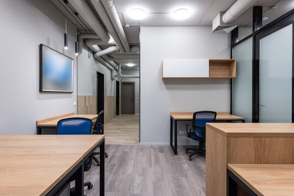 Cloisons modulaires atelier : aménagez vos espaces de manière innovante